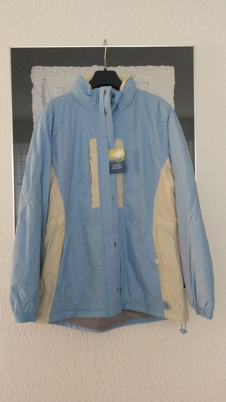 Giacche: Outdoor Jacken mit Kapuze Damen – Usato da Abtwil/SG venduto da mil_7bxf 1