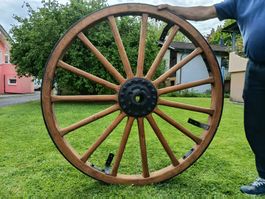 antikes Wagenrad