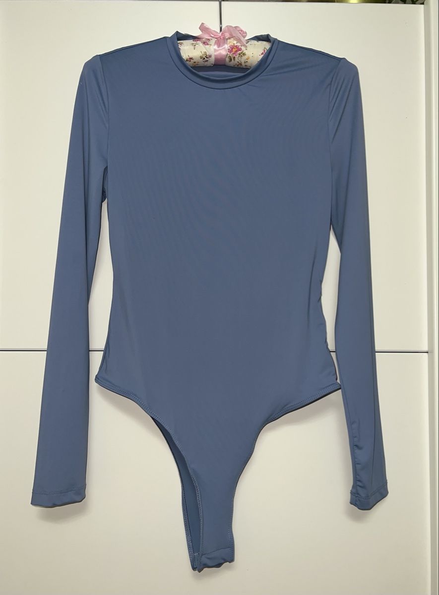 Top: Blauer Langarm Body  Gr.M iceblau – Nuovo e nell'imballaggio originale da Effretikon venduto da Briga.S.