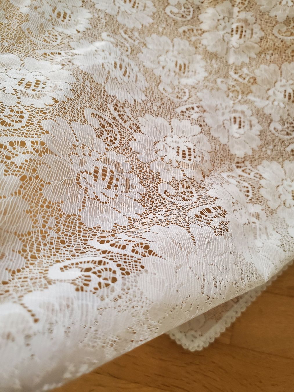 Altra biancheria da tavola: Neuwertiger Tischläufer,143 x 43 cm – Usato da Wetzikon ZH venduto da Wetzicardo25 1