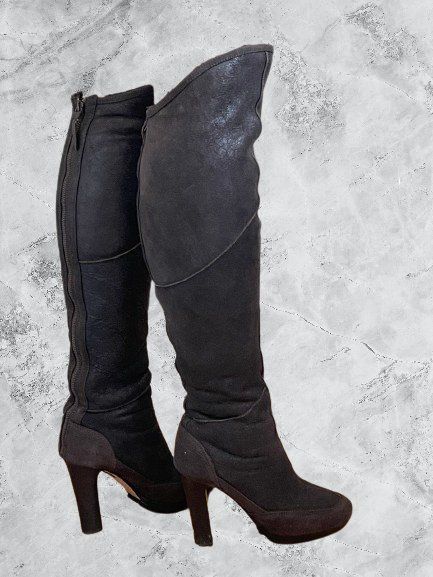 Ugg Scarpe da donna: Bottes UGG Taille 37 En peau de mouton – Nuovo (secondo la descrizione) da Genève venduto da TradeCH 2