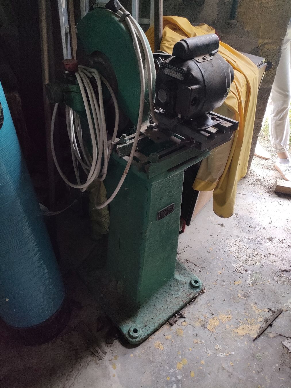 Tous les outils: touret à meuler 220 volts – D'occasion à Monthey par ric_x2sl 1