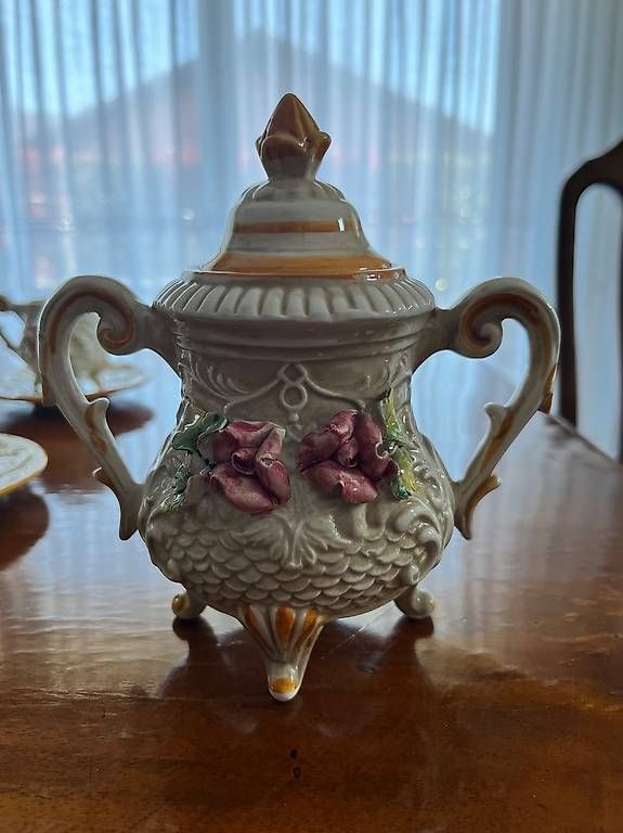 Tazze: Servizio caffè Capodimonte vintage  25 pezzi. – Usato da Breganzona venduto da Renzanton