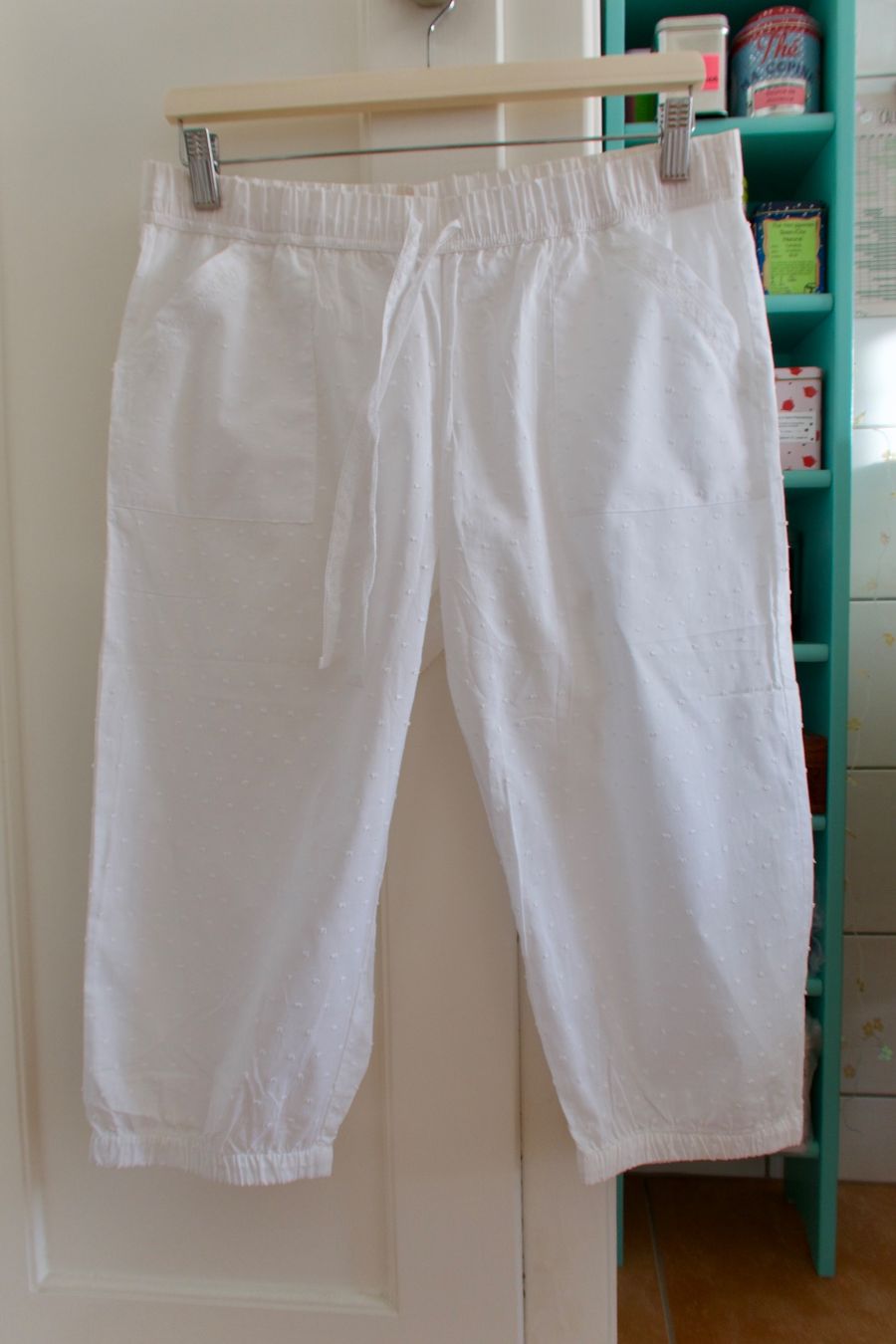 Esprit Pantaloni: ESPRIT  - Pantacourt  / kurze Hose - Taille 38/40 – Nuovo (secondo la descrizione) da Lausanne venduto da Etoile96 2