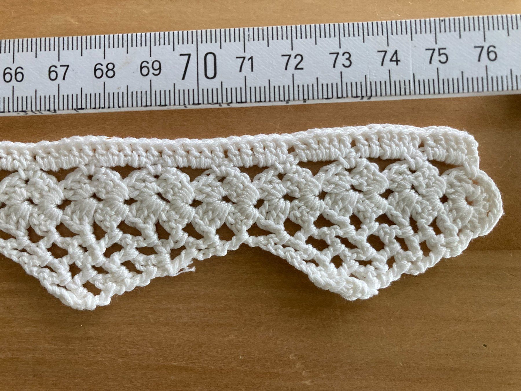 Nastri decorativi: Spitzenband   Handarbeit  Häkelarbeit – Usato da Subingen venduto da ArtBead 1