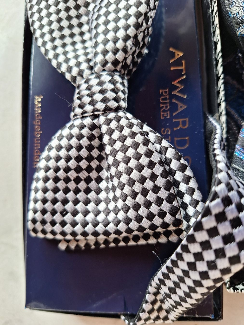 Cravatte: Elegante Herren Fliege Set - verschiedene Muster! – Usato da Huttwil venduto da Kunterbuntli 3