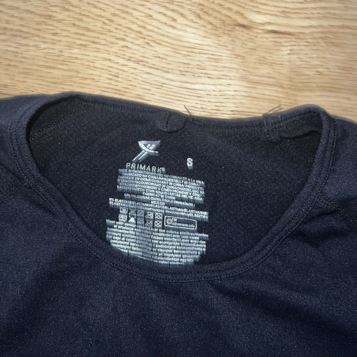 T-shirt: Sport Shirt – Nuovo (secondo la descrizione) da Chur venduto da noe_mh8b 1