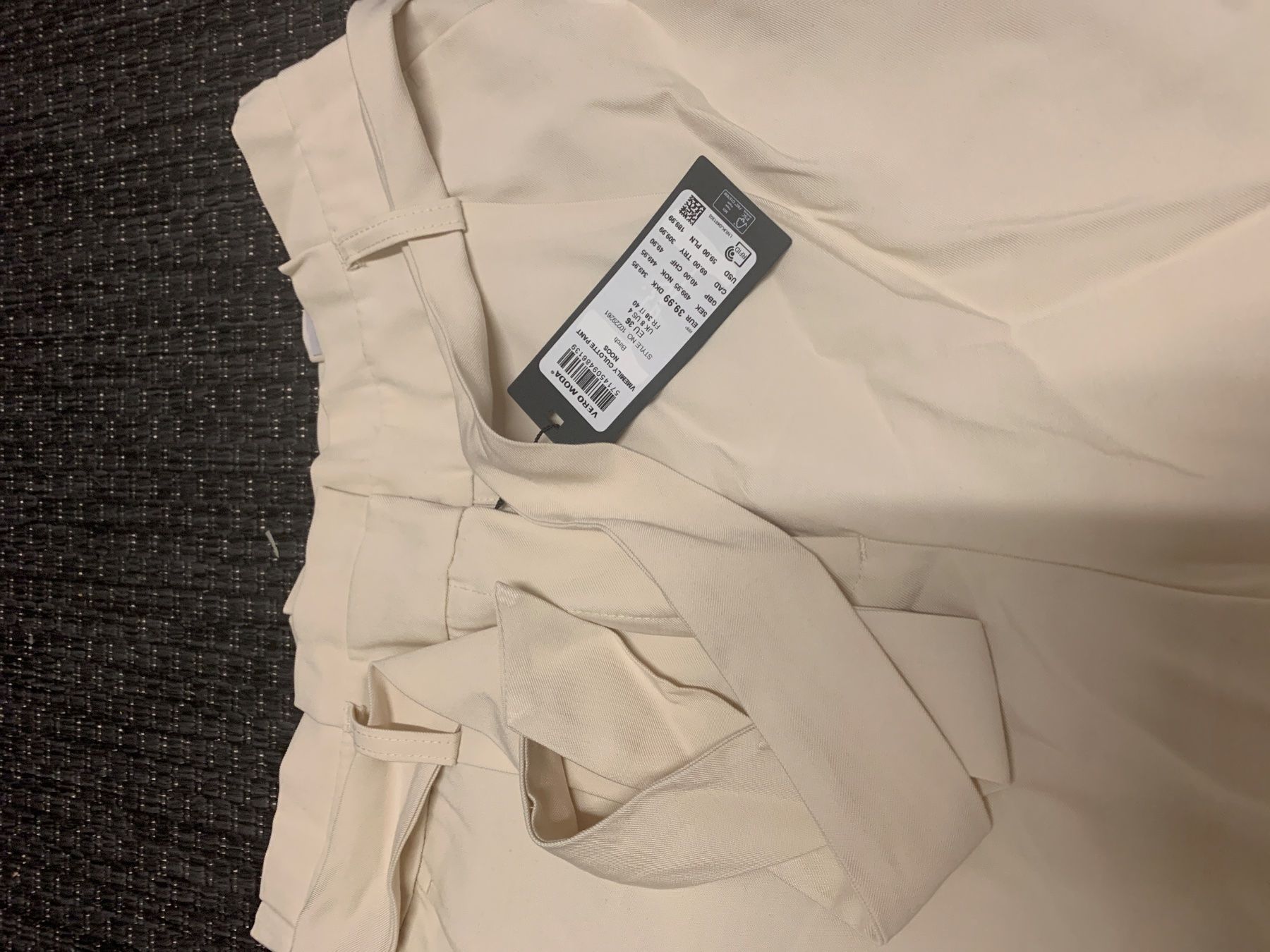 Vero Moda Pantaloni: Vero Moda neue Hose Beige gr36 – Usato da Bad Zurzach venduto da Cuore34 1