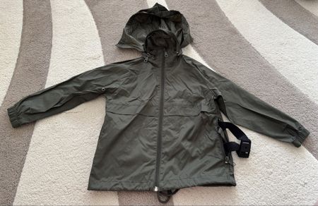VESTE IMPERMÉABLE À CAPUCHE