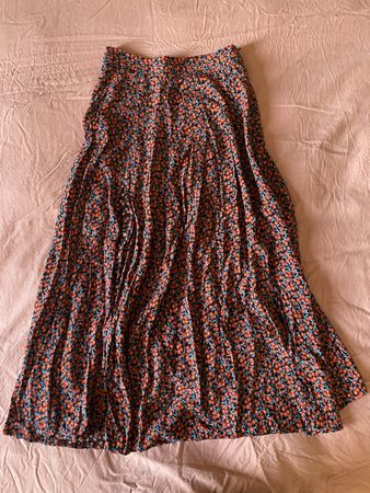 Jolie jupe longue Zara fleurie, taille XS