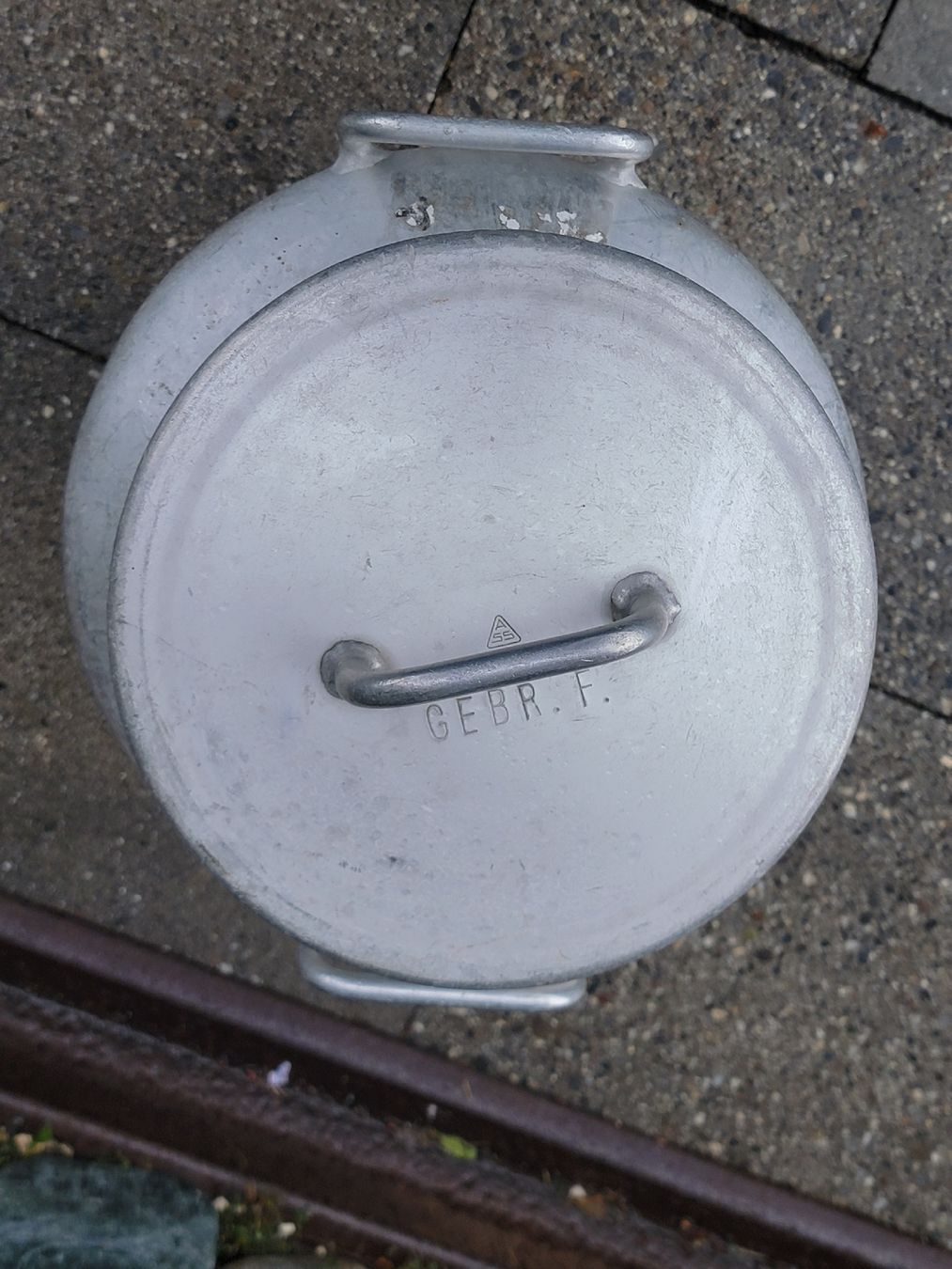 Autres articles pour la maison: Milchkübel 40 Liter – D'occasion à Sils im Domleschg par platin01 5