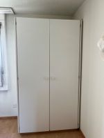Weisser Kleiderschrank