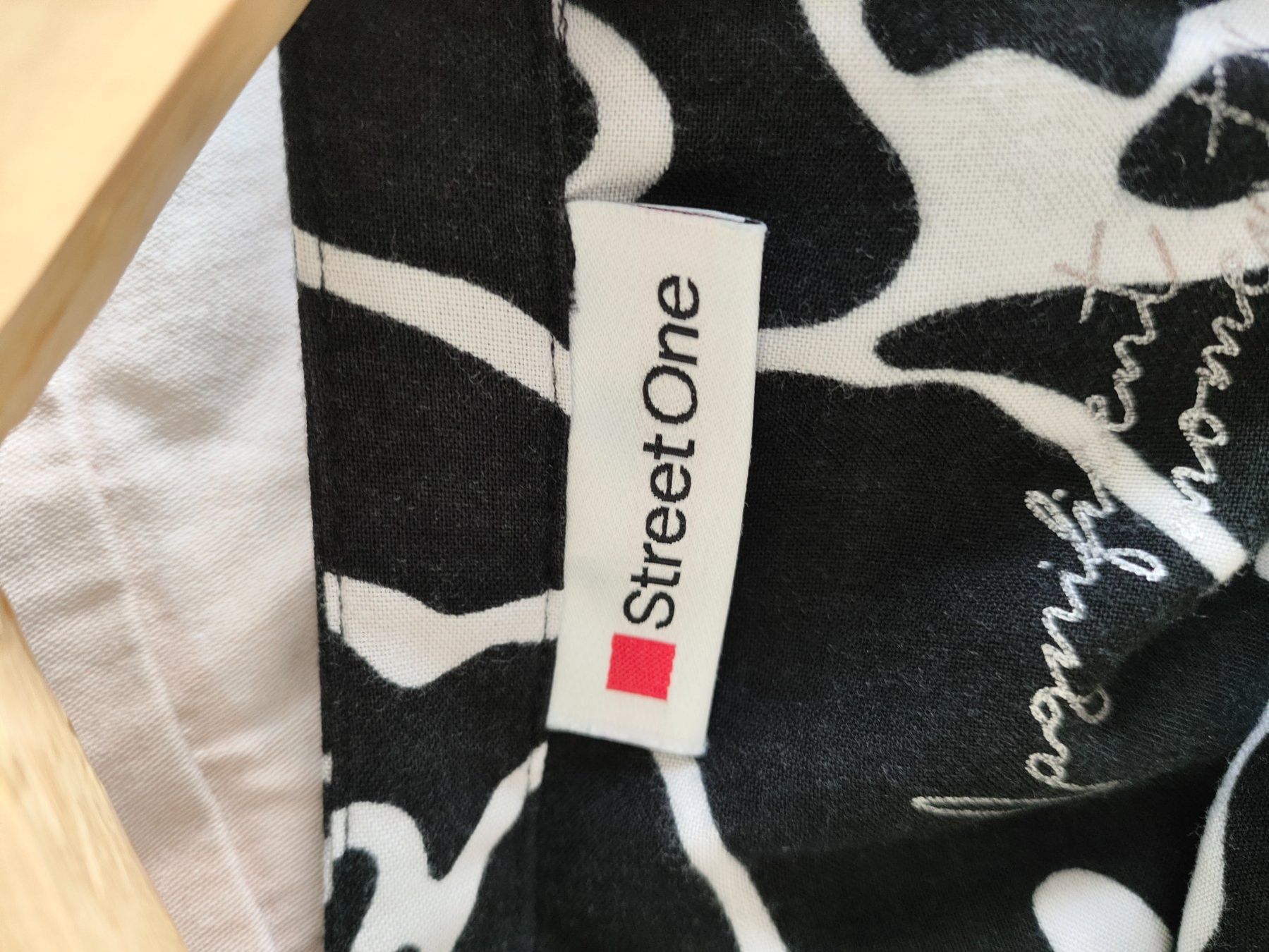 Camicette: Bluse Street One schwarz weiß 36 – Usato da Neuhausen venduto da JessIst 5