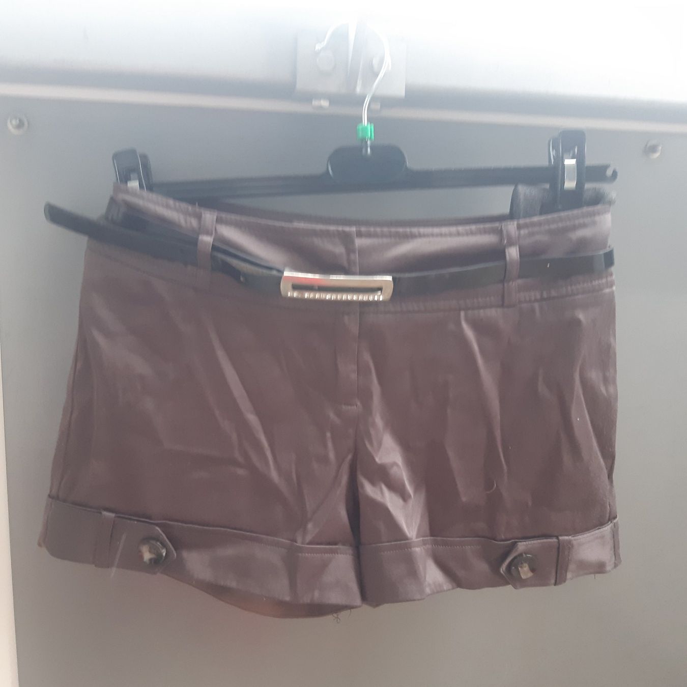 Pantalons: Schicke Sommer-Shorts mit Gürtel – D'occasion à Horgen par Amanda30