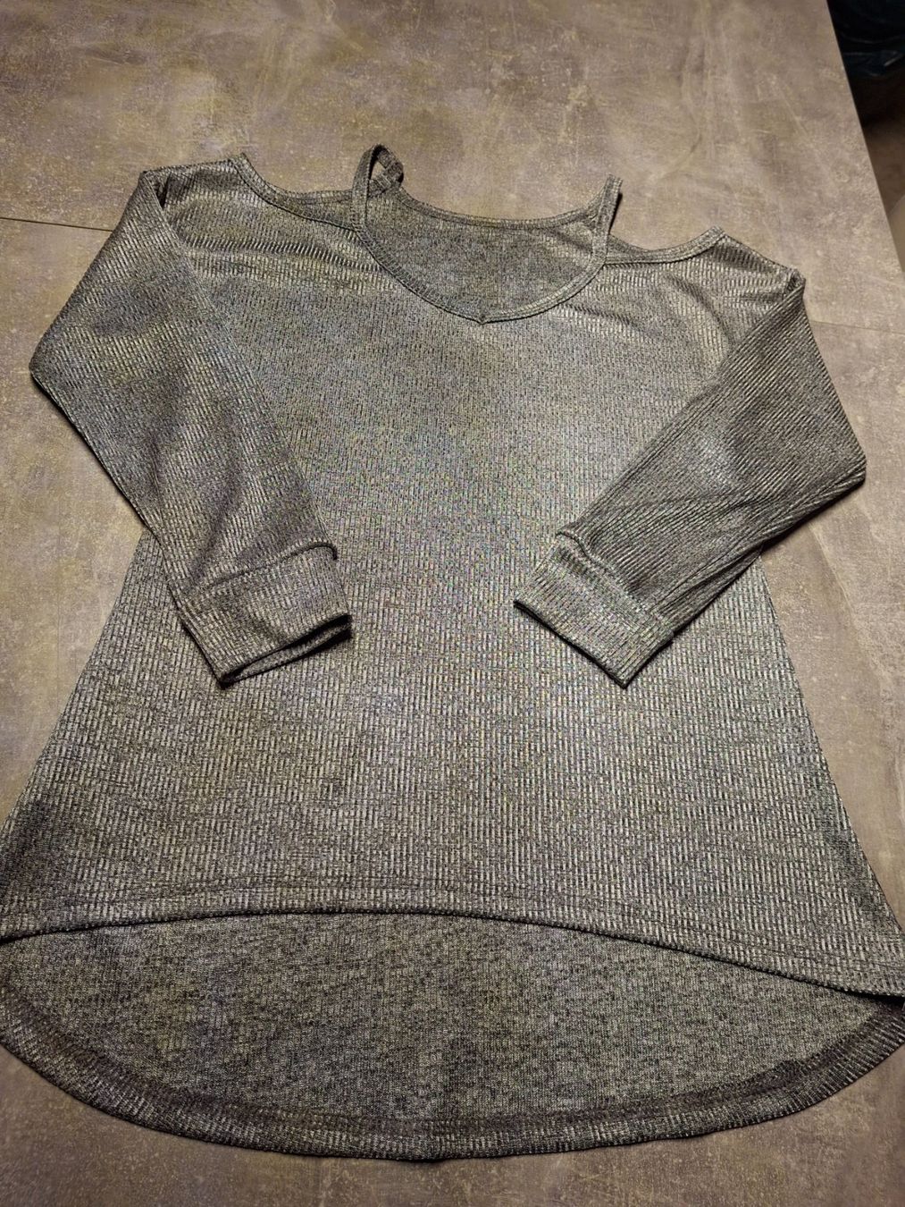 Pullover & Sweatshirts: Pull épaules dégagées col en V 65% coton taille M marque ZY – Gebraucht aus Villiers von san_jn5w 1