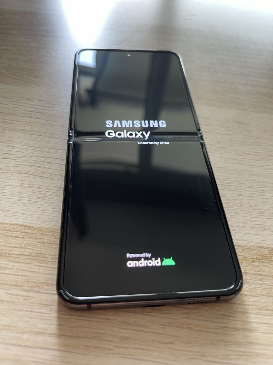 Samsung Handys / Smartphones: Samsung Zflip 4 – Gebraucht aus Biel/Bienne von ham_wf9n 1