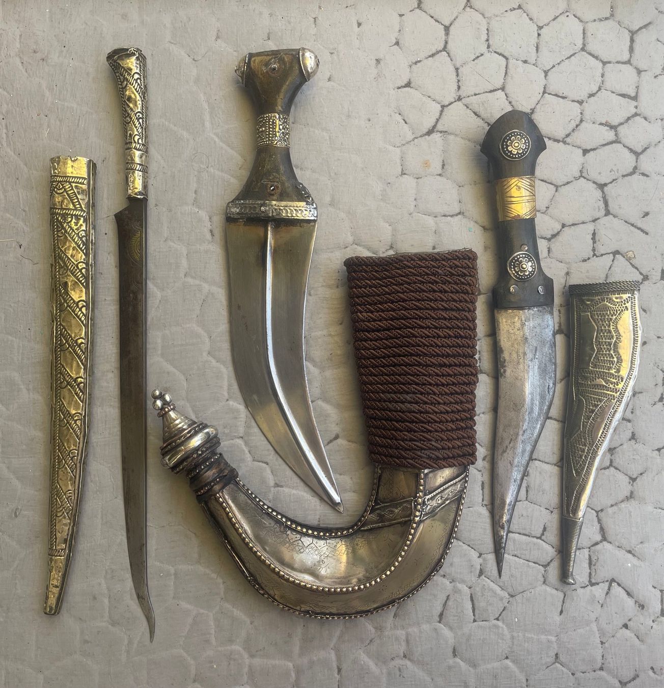 Posate: 3 poignards ethniques arabes/ orientaux – Usato da Versoix venduto da HELVETICA_1 2