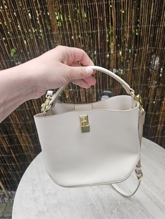 Neue Schöne Tasche von MNG Mango