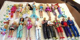 LOT DE 18 POUPÉES BARBIE / KEN DES ANNÉE 90