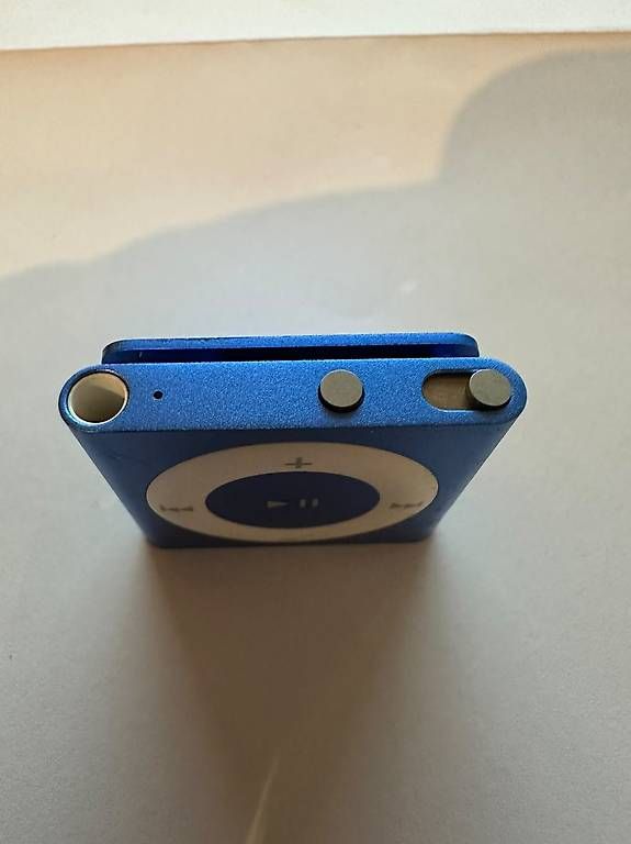 Apple Lettore multimediale portatile: Apple iPod shuffle - 2 GB - 4th Generation – Usato da Goldach venduto da Fox_Man 1
