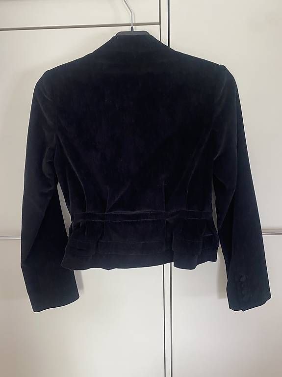 Giacche: Eleganter schwarzer Samt-Blazer  Gr. 38  – Usato da Rorschach venduto da Lauraq12 3