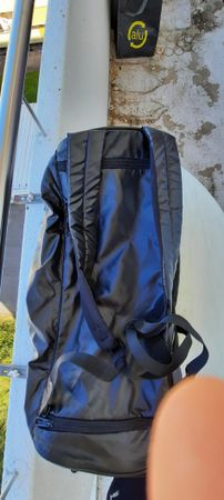 Grand sac de sport Nike noir métallique Neuf impermeable