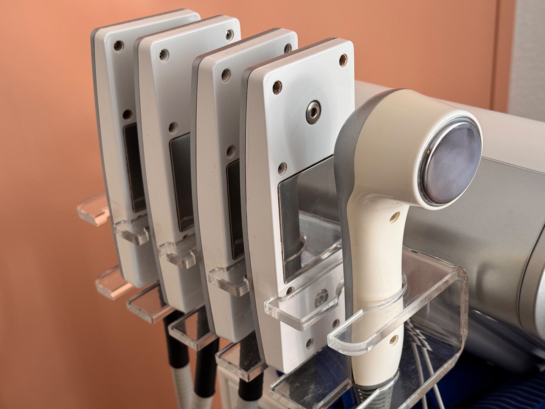 Alle Maschinen: Kryolipolysegerät 4 Platten + 1 Handstück – Gebraucht aus Menziken von moppedyve 2