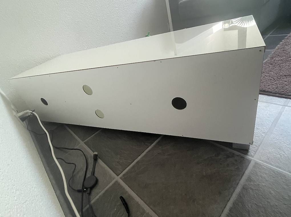 Meubles TV: Weisses TV-Möbel / Lowboard Hochglanz – D'occasion à Bätterkinden par ger_62pn 2