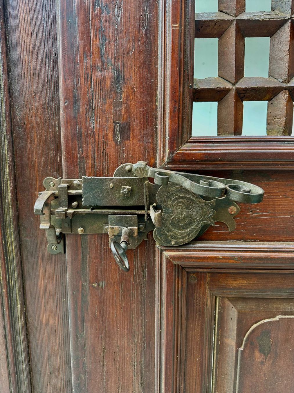 Porte: Antike Berner Bauernhaus Eingangstür von 1695 – Usato da Lugnorre venduto da remu62 2