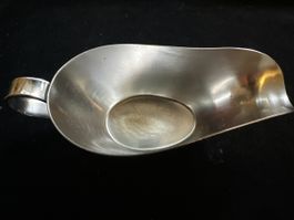 Elegante Edelstahl Sauciere 20cm mit dem Griff