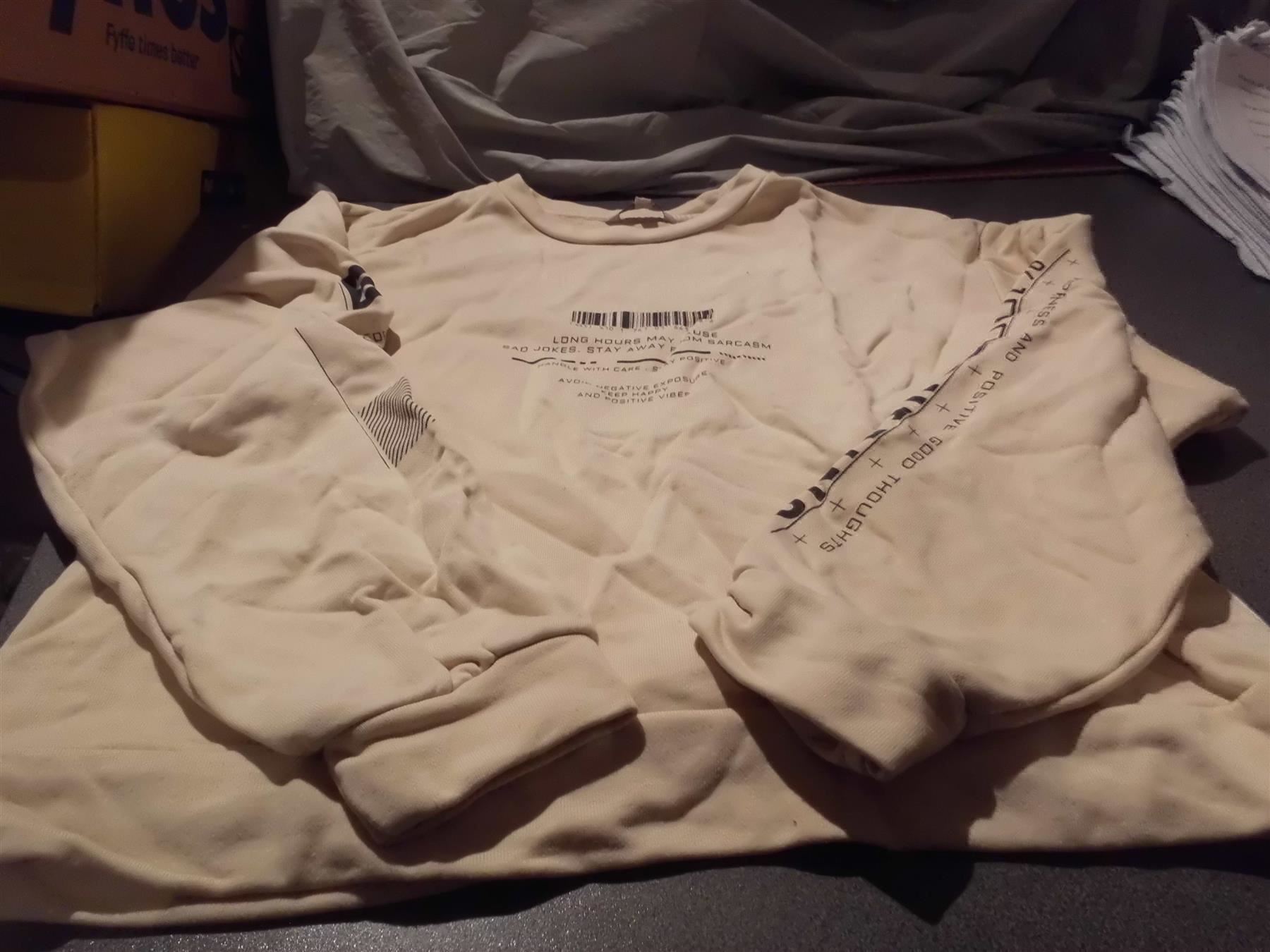 Pullover & Sweatshirts: Pullover Grösse L, Clockhouse, beige – Gebraucht aus Zürich von Motzkuh