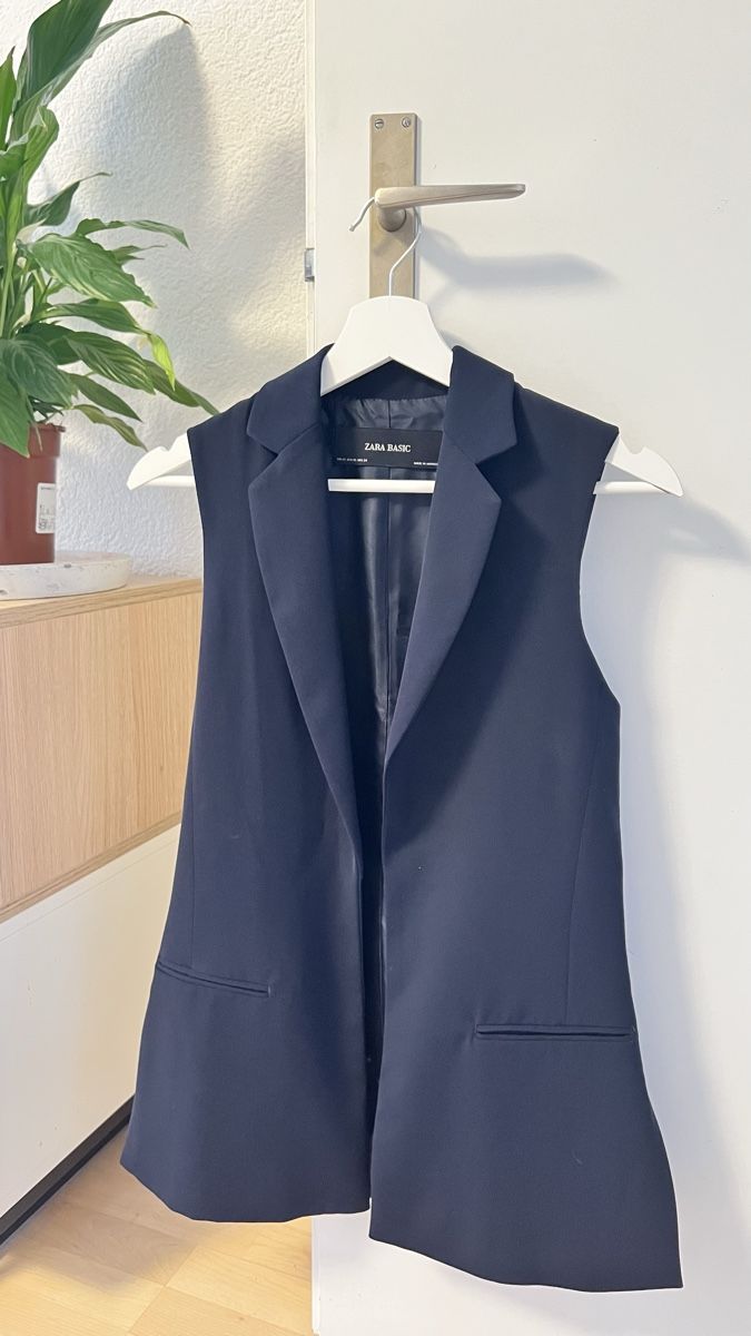 Zara Gilet & Giacche senza maniche: Zara Basic Weste blau, Grösse XS ! – Usato da Bern venduto da PrettyLittleWindow