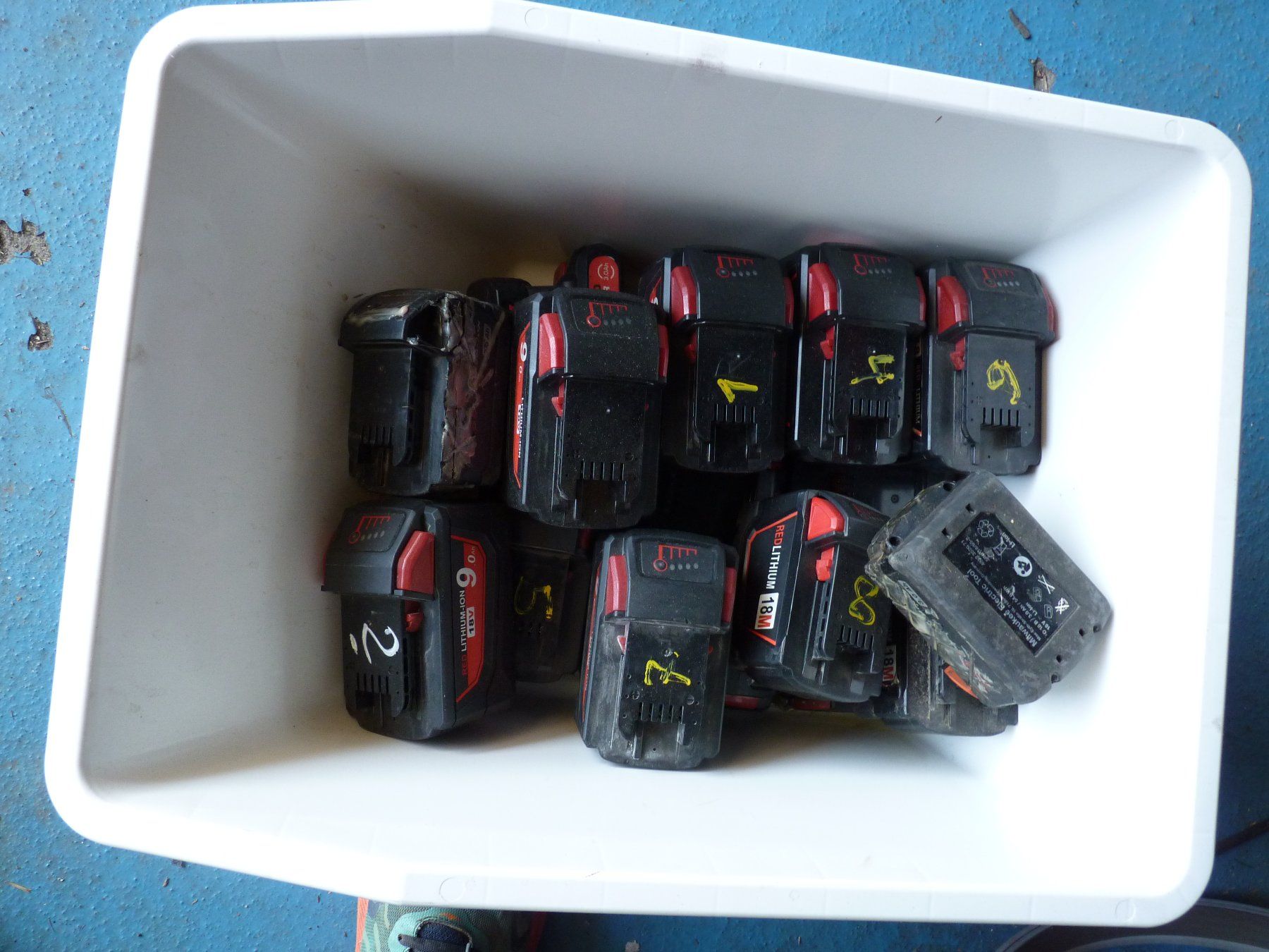 Milwaukee Batterie: Konvolut,Milwaukee- Batterien 5-12 Amp. – Difettoso da gettnau venduto da 12joe 1