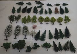 H0/TT ~ 45  X Tannen & Bäume / ~ 45 x Sapins & arbres