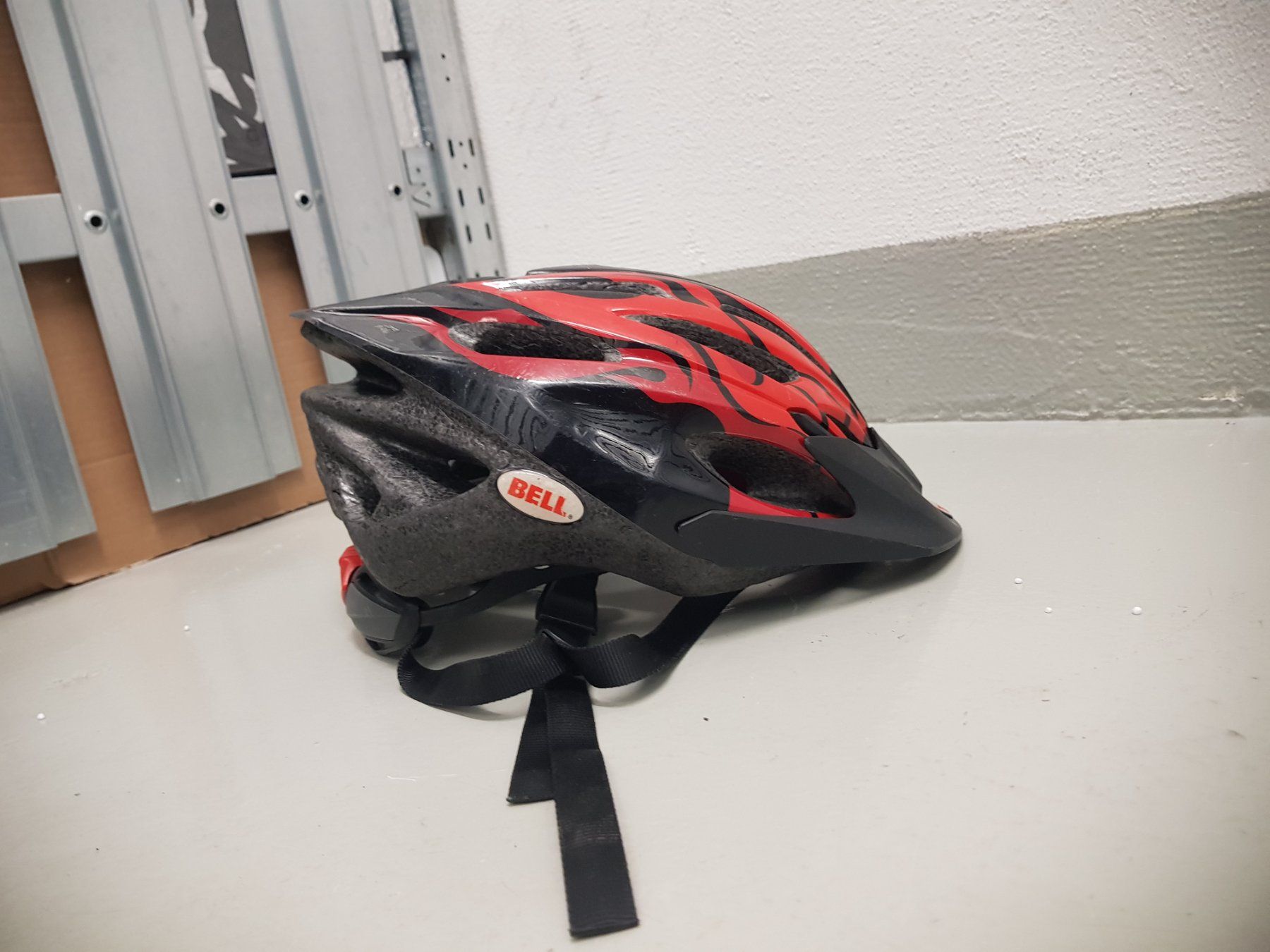 Caschi: Bell kinder Helm – Usato da Igis venduto da JUST-4U-ENJOY