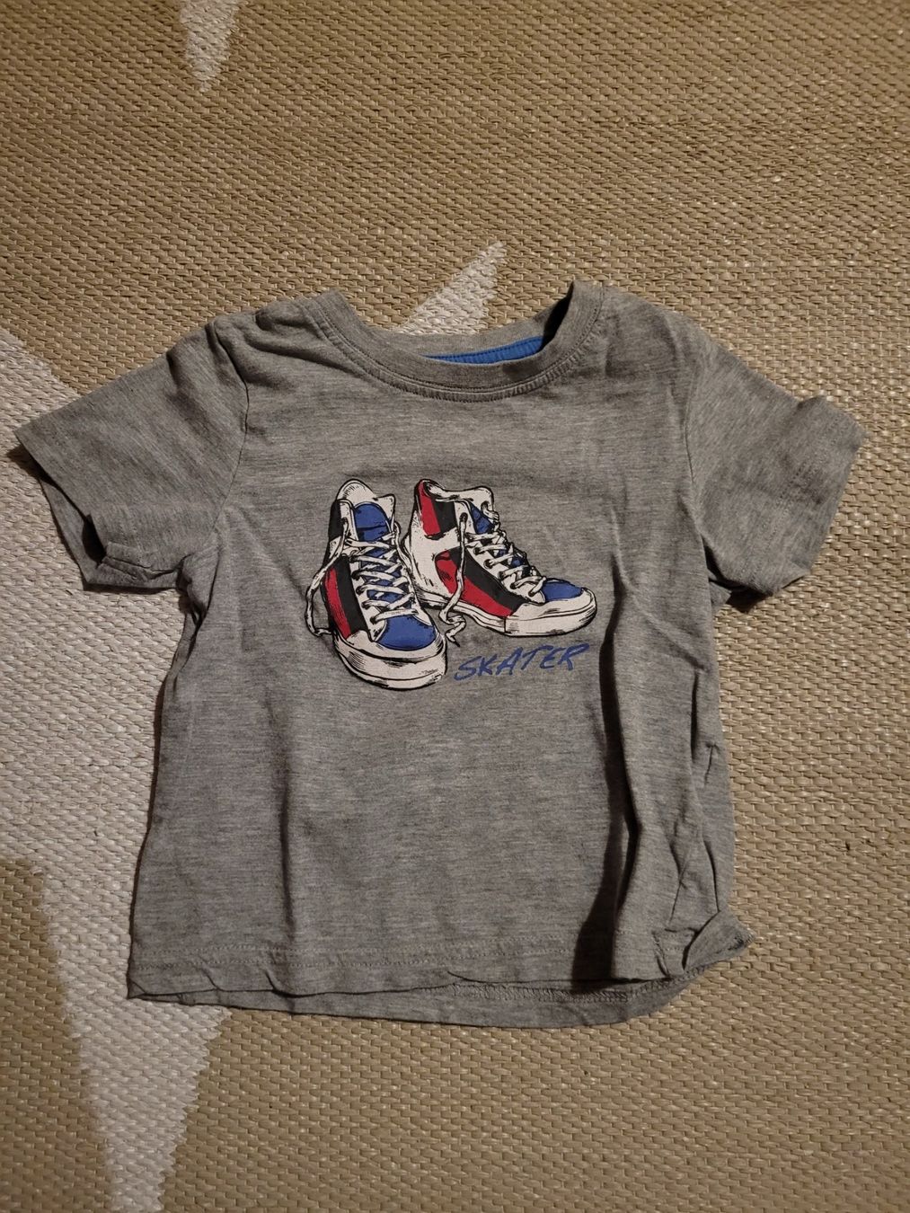 Camicie, Top & T-shirt: T-Shirt gr. 86/92 – Usato da Inwil venduto da Flower2325