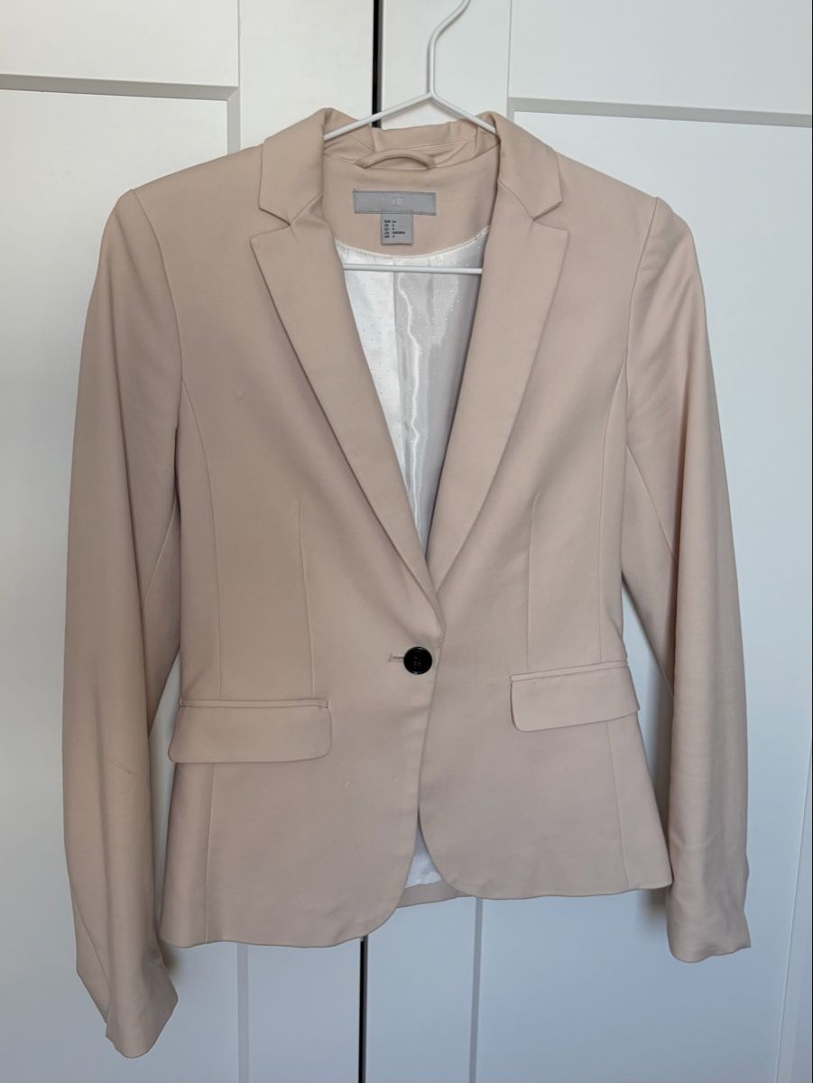 H&M Giacche: Creme Blazer in Beige – Usato da Zürich venduto da leaena.st