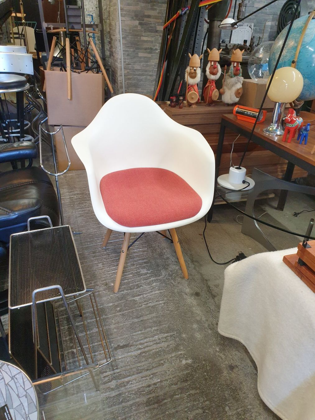 Vitra Sedie: 4 Vitra Plastic Eames Chair – Usato da rebstein venduto da spacy73 7