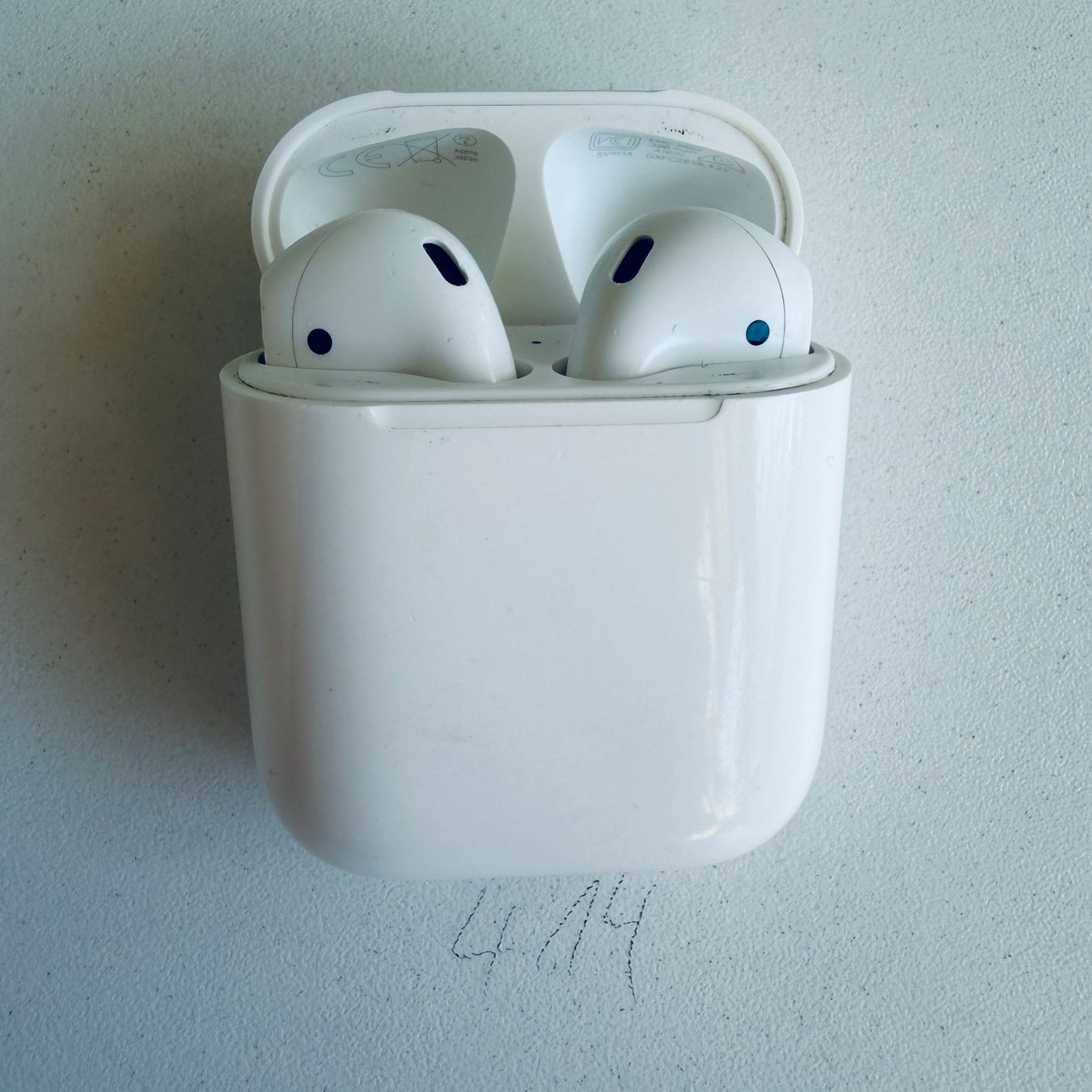 Apple Kopfhörer: Original Apple AirPods 2 Gen. Wireless Kopfhörer & Case – Gebraucht aus Basel von MY.AIRPODS.SHOP