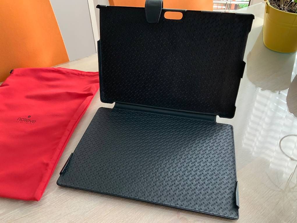 Microsoft Covers & Borse: ÉTUI NOREVE pour surface pro Microsoft – Nuovo e nell'imballaggio originale da Petit-Lancy venduto da gnc_l2xq 1