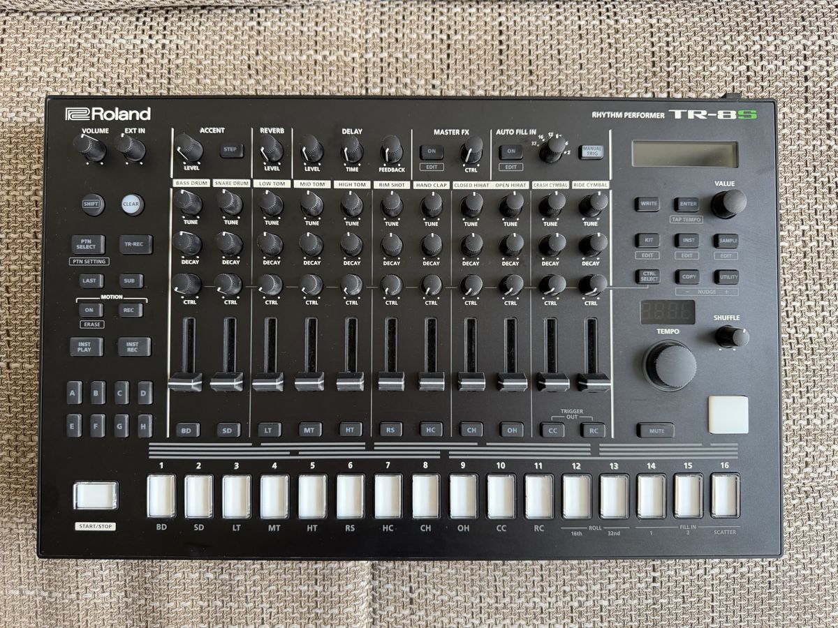 Roland Strumenti musicali: Roland TR-8S – Usato da Schaffhausen venduto da man_n65x