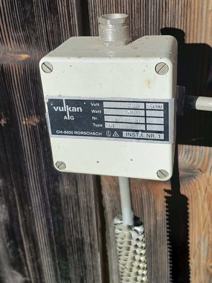 Radiatori: Vulkan Elektroheizkörper Rippenrohr 2000 W – Usato da Weier im Emmental venduto da chs_vp2h 1