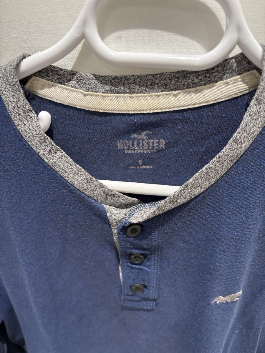Hollister T-shirt: T-shirt Hollister S – Usato da Zürich venduto da col_w79f 2