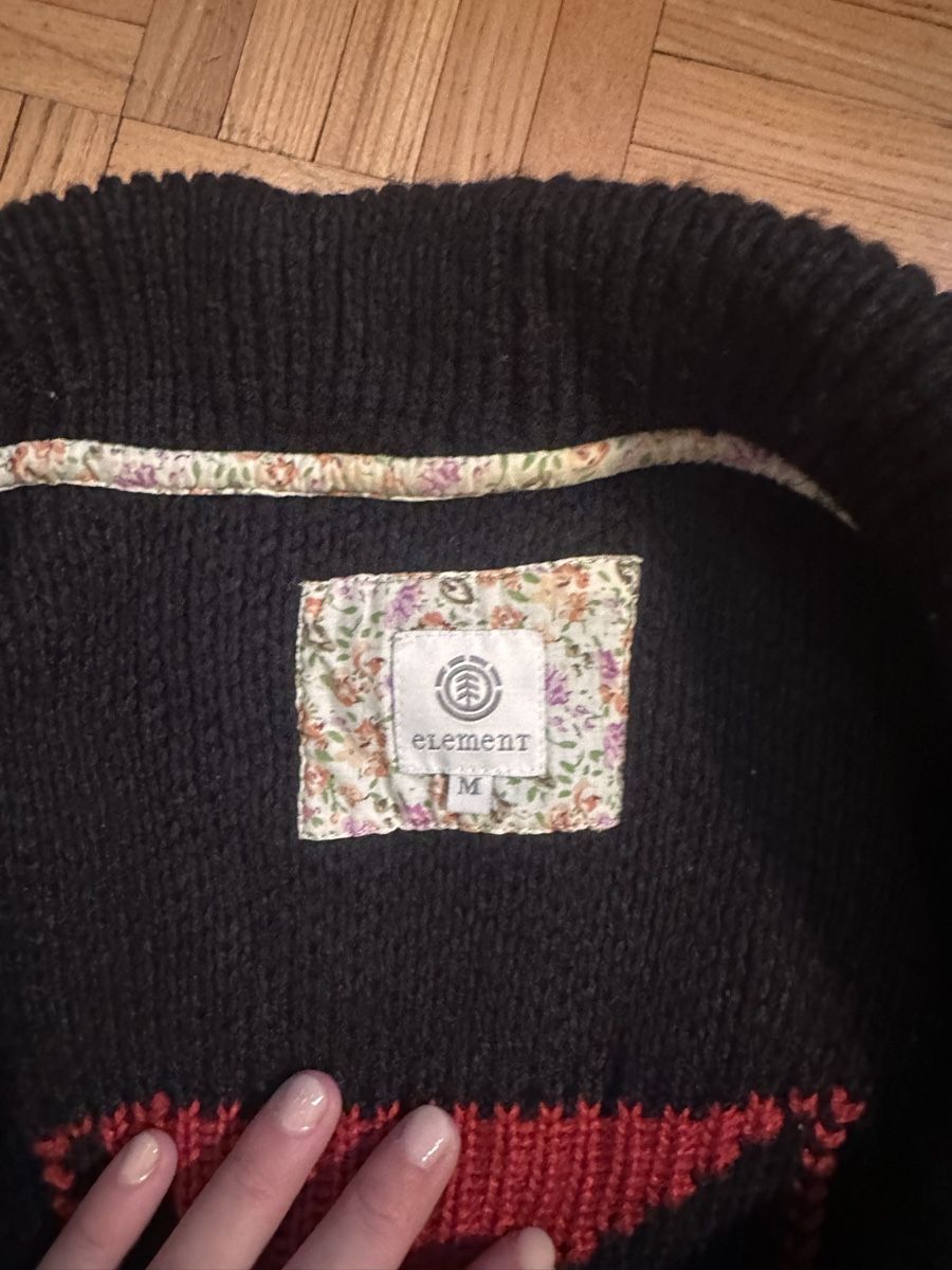 Cappotti: Schwarzer Strickmantel Element Gr. M mit Muster am Rücken – Usato da Winterthur venduto da whatdreamz 3