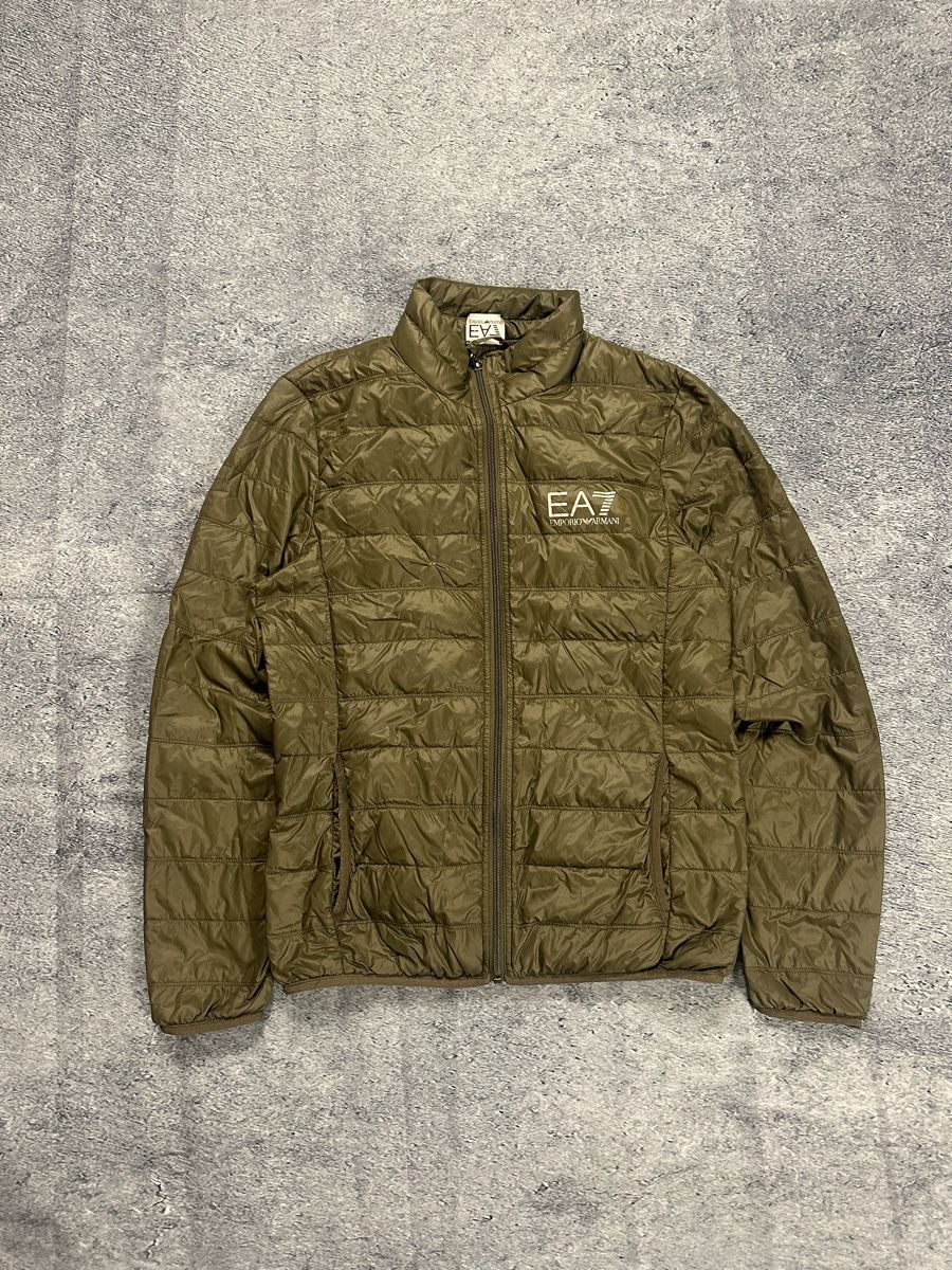 Armani Giacche: EA7 Daunenjacke Herren Khaki Grösse S  – Usato da Luzern venduto da 041Vintage
