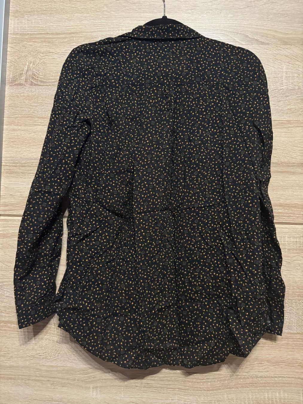 Camicette: Chemise noire à petites fleurs oranges – Usato da Montreux venduto da Iza_81199 4