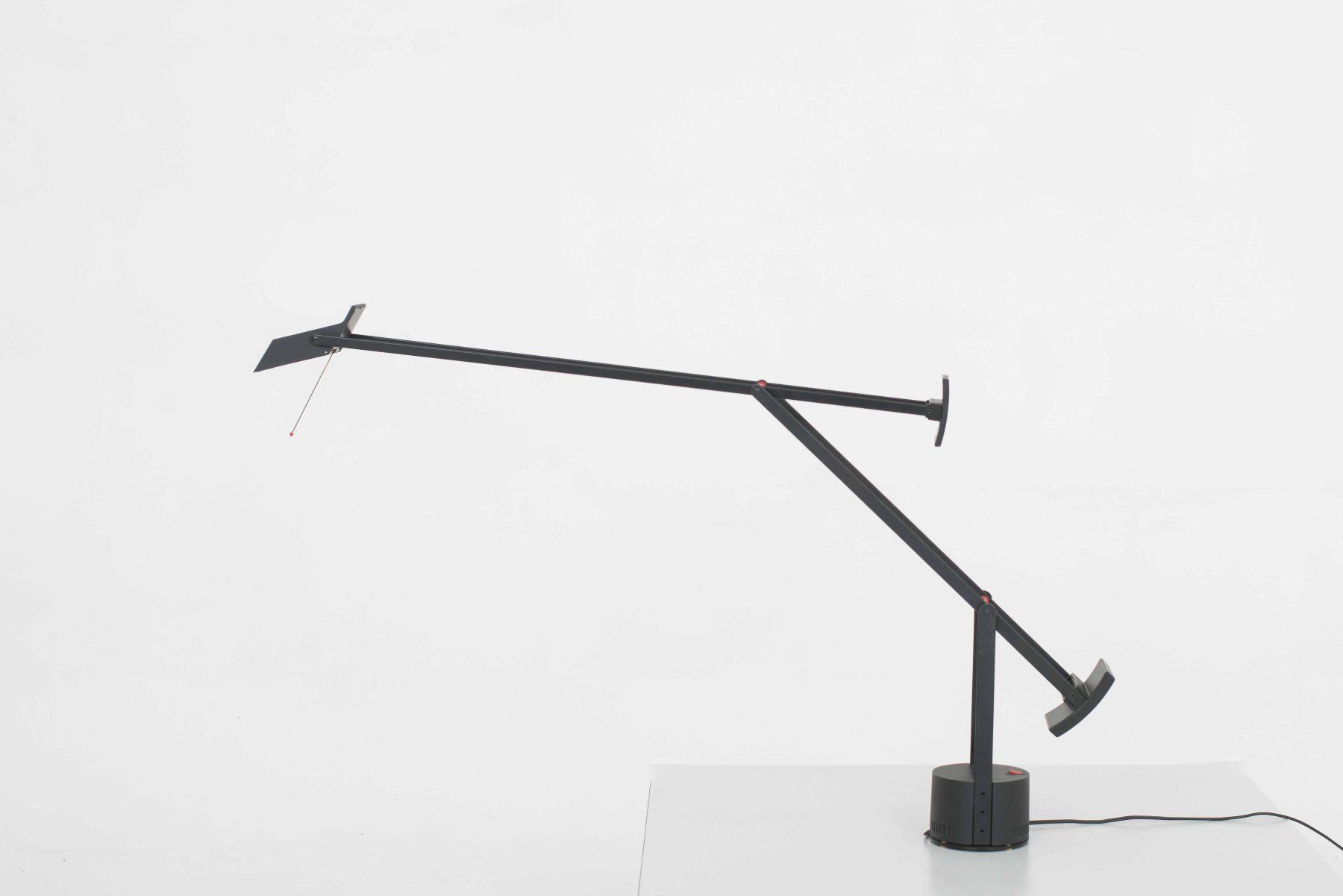 Artemide Lampade: Richard Sapper Tizio 50 Leuchte von Artemide – Usato da Zürich venduto da STUZH38 2