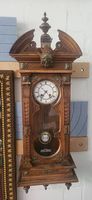 Gründerzeit Regulator mit Messing-Applikationen