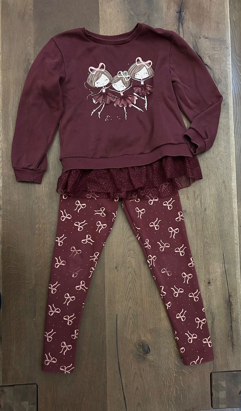C&A Lotti & Set di vestiti: C&A Set - Hose Gr. 128 - Pullover Gr. 134 – Usato da Heiligkreuz (Mels) venduto da Ellengiordano