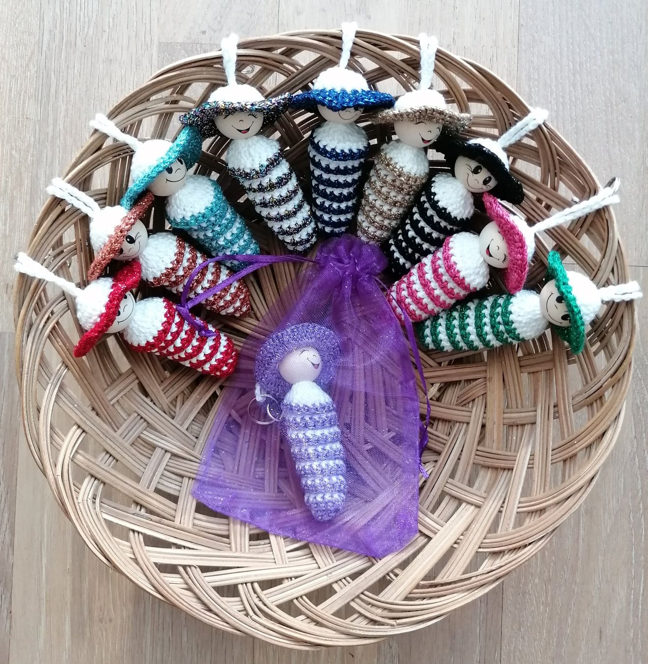 Tutte le decorazioni: Handgemacht Glückswürmchen 10 Stück div. Farben – Nuovo e nell'imballaggio originale da Rümlang venduto da TRICE67 1
